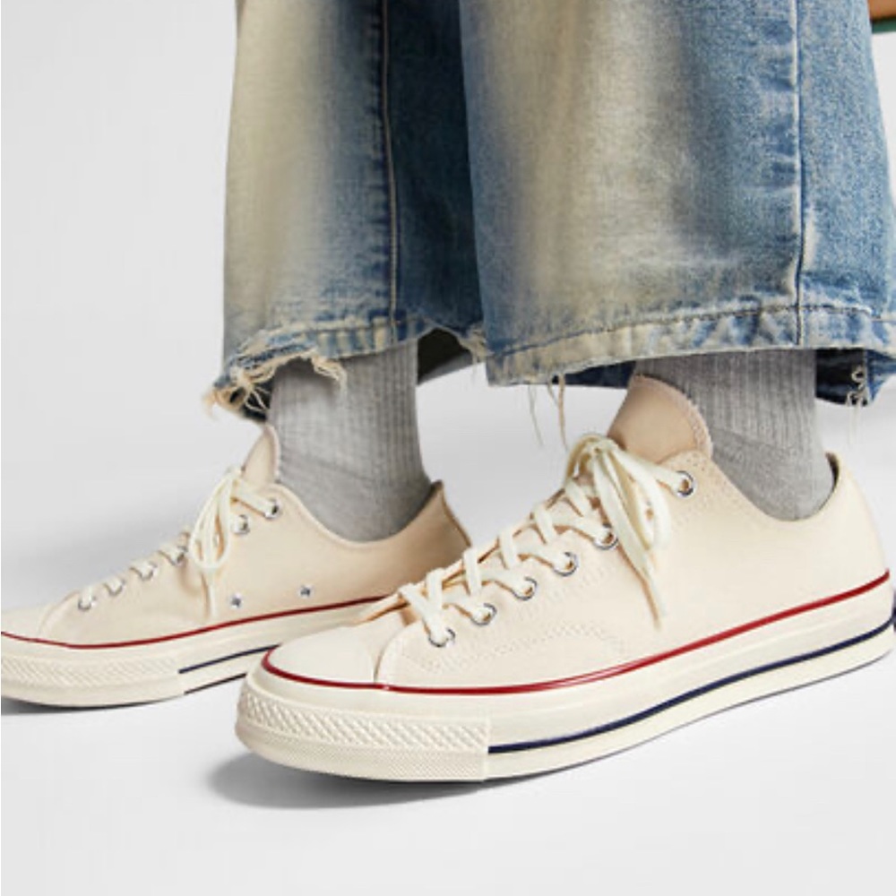 Converse Canvas Classic Shoe